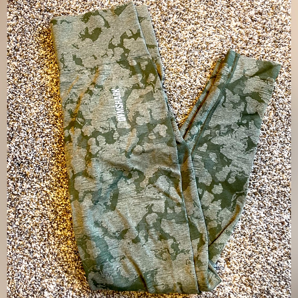 Gymshark adapt camo leggings S